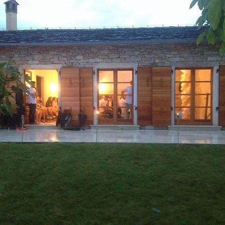 Villa Poropati, Groznjan, Istria - Luxury Countryside Estate For Up To 19 Persons - Large Pool Of 80M2 With Kids Section Buitenkant foto