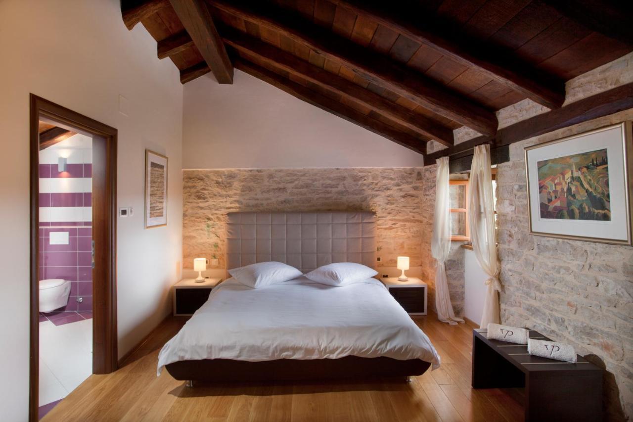 Villa Poropati, Groznjan, Istria - Luxury Countryside Estate For Up To 19 Persons - Large Pool Of 80M2 With Kids Section Buitenkant foto